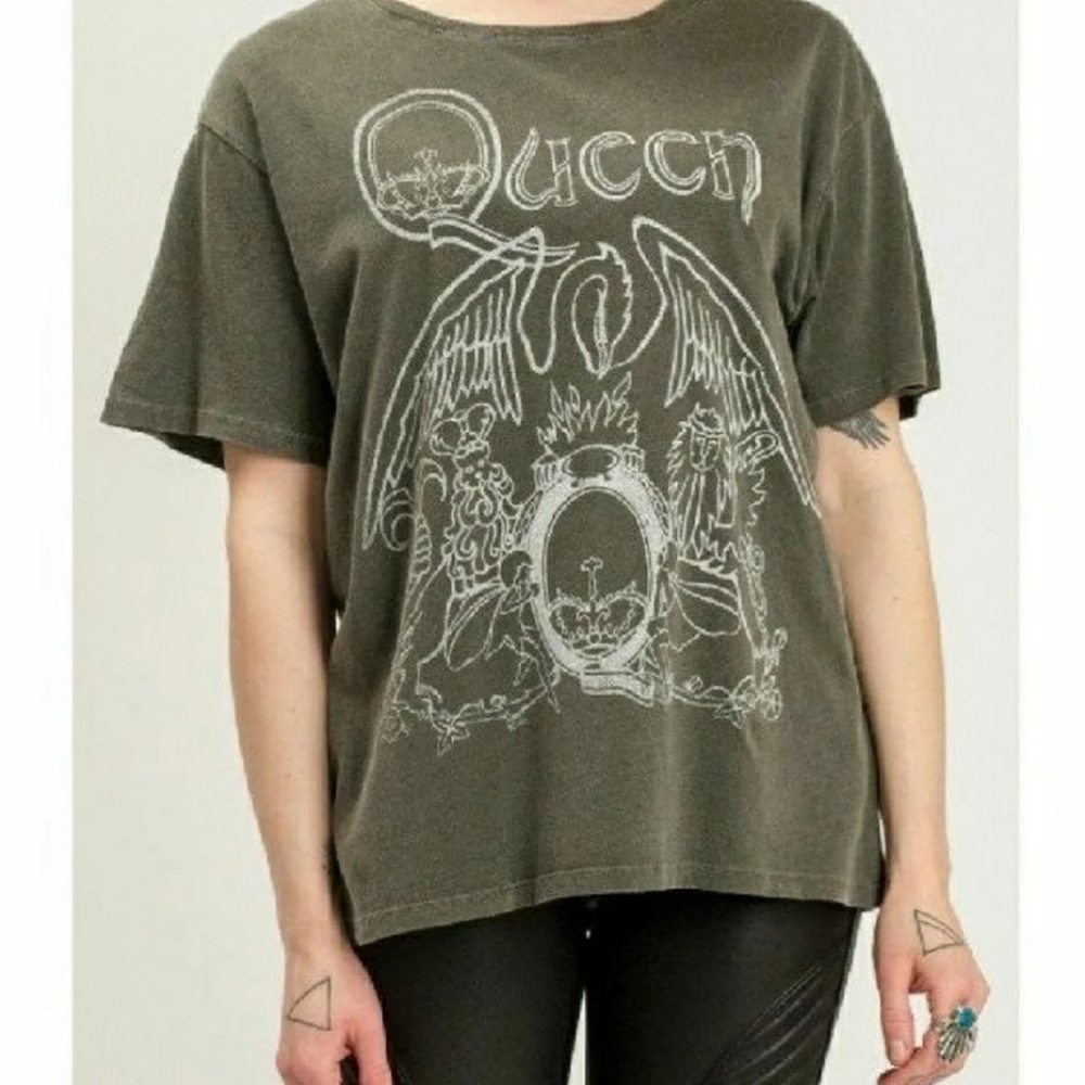MAKE OFFER! Queen Band Shirt